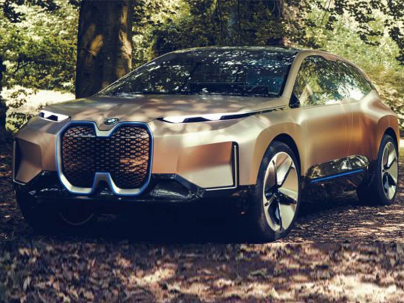 اضغط لمشاهدة الفيديو: بي إم دبليو تستعرض سيارة المستقبل!